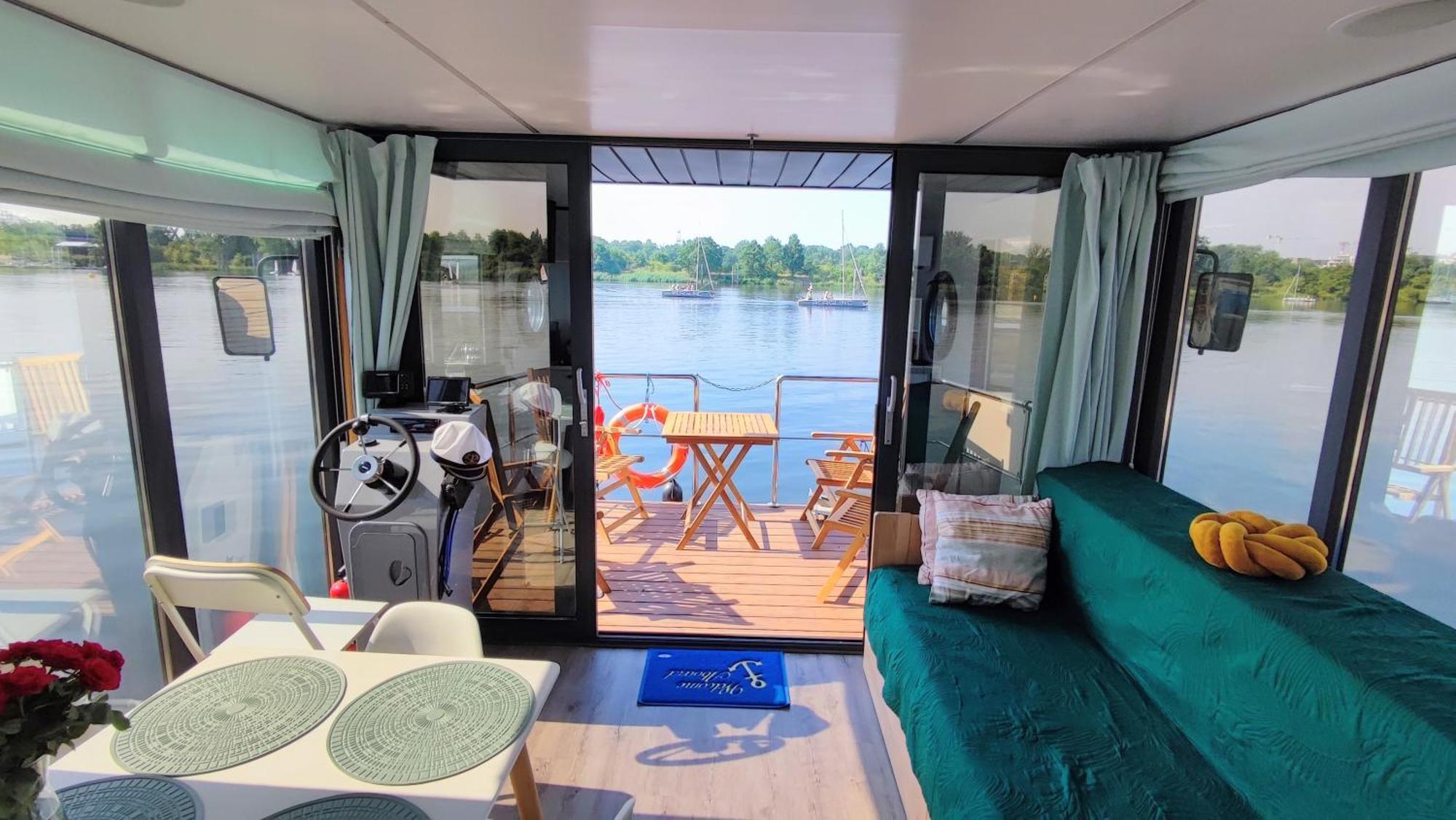 Houseboat Water Boy Apartament Plywajacy Dom Na Wodzie Lodz Apartment Wroclaw Exterior photo